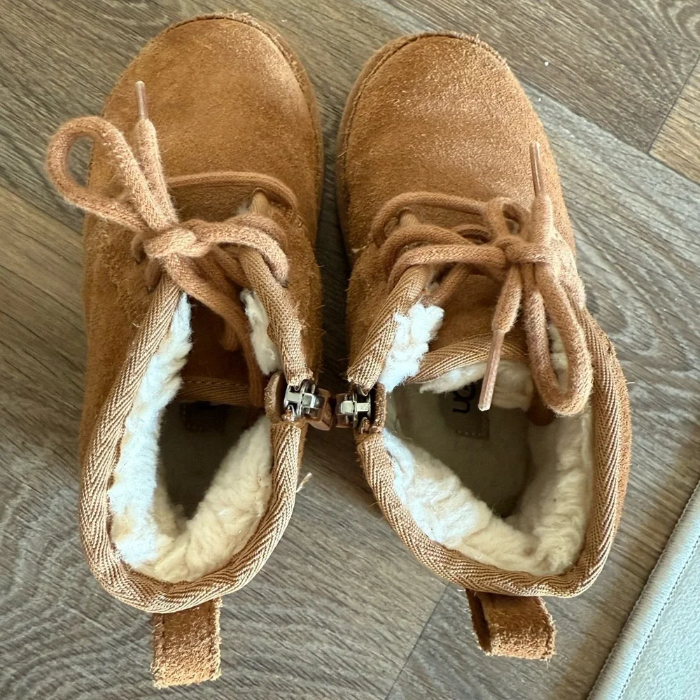 UGG BOYS' NEUMEL II BOOT size 12 Chestnut